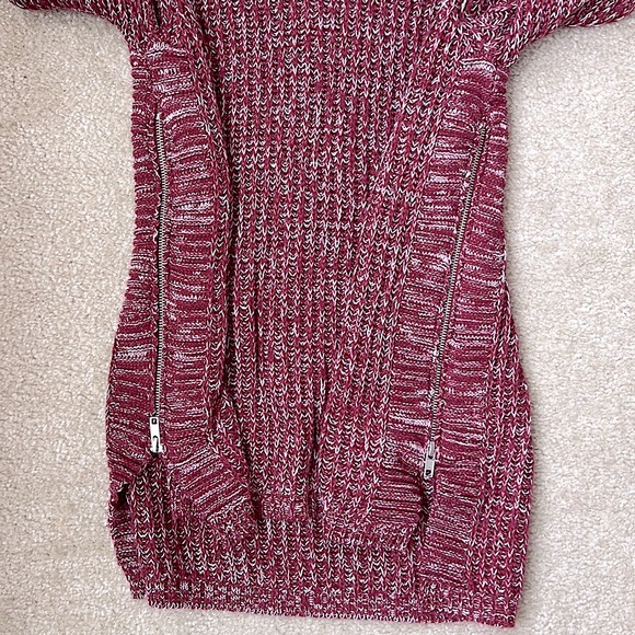 Marled Small 2 Toned Red/White Cozy Crewneck Sweater - Picture 4 of 9